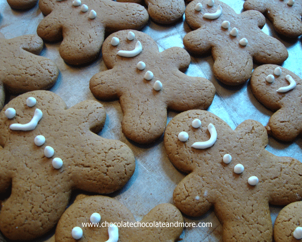Gingerbread-Men-from-ChocolateChocolateandmore8w