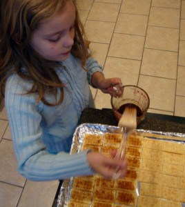 Sweet and Salty Crackers-a great way to use up leftover crackers
