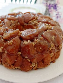 Sticky Bun Monkey Bread, a step up from plain Monkey Bread, Just look at all that caramel, yum!
