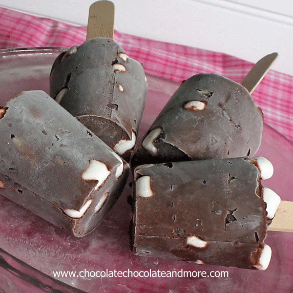 Rocky Road Pudding Popsicles, chocolate, marshmallows, almonds, all together in a frozen treat!
