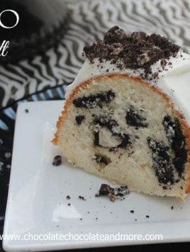 Oreo Bundt Cake-a fun cake that's easy to make!