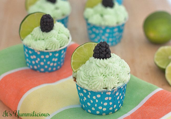 50 Pastel Desserts for Spring: Blackberry-Lime-Cupcakes