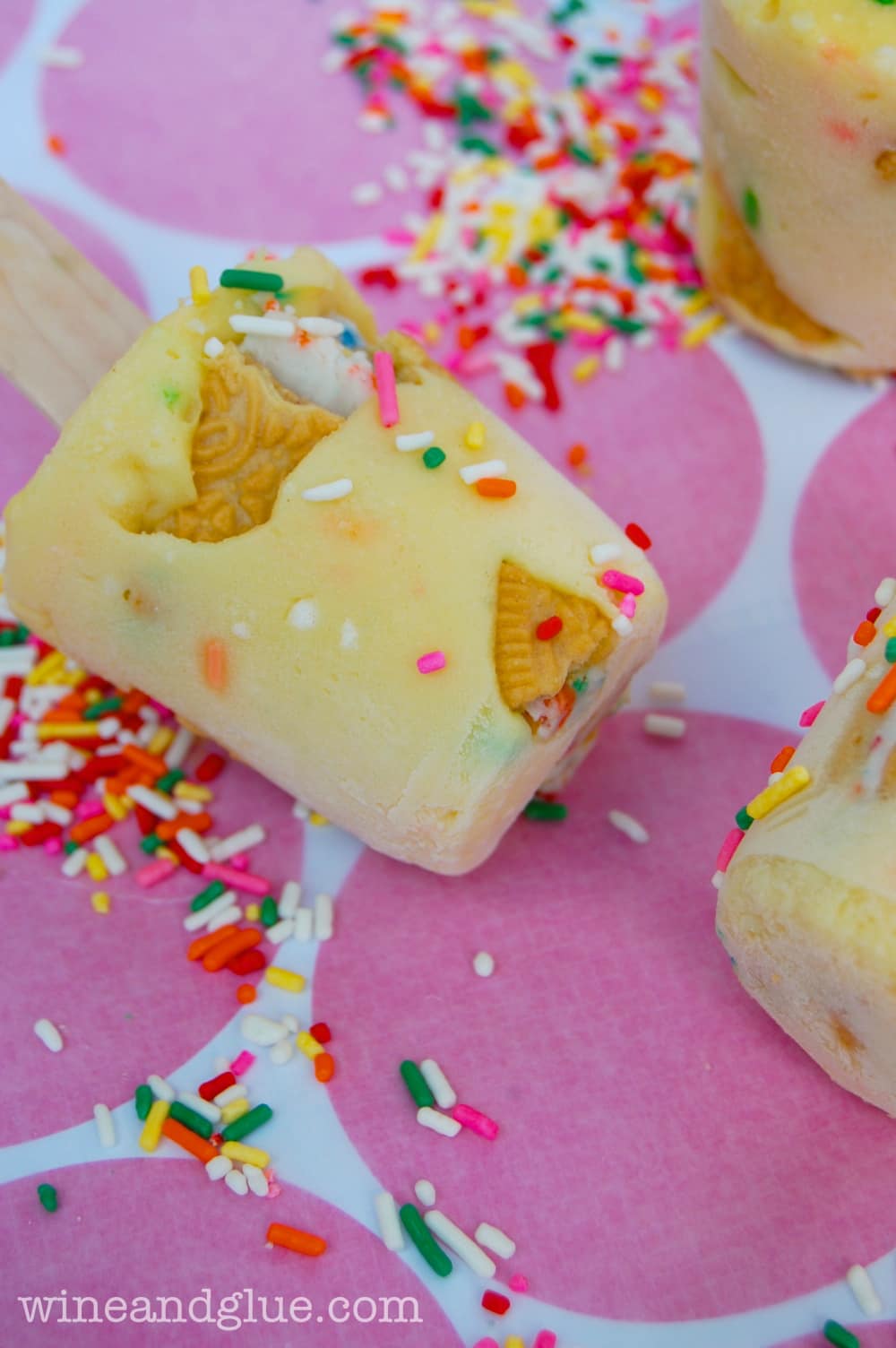 50 Pastel Desserts for Spring: Cake Batter Pudding Pops