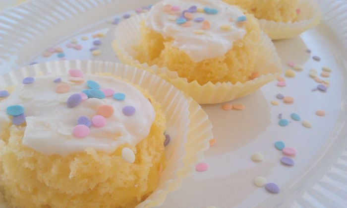 50 Pastel Desserts for Spring: Lemon Champagne Mini Cakes