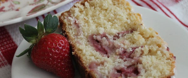 Lemon Strawberry Loaf Cake-tangy and sweet combine to create a delightfully refreshing cake!