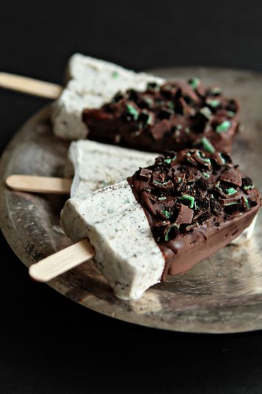 50 Popsicles: Mint Chocolate Cheesecake Popsicles
