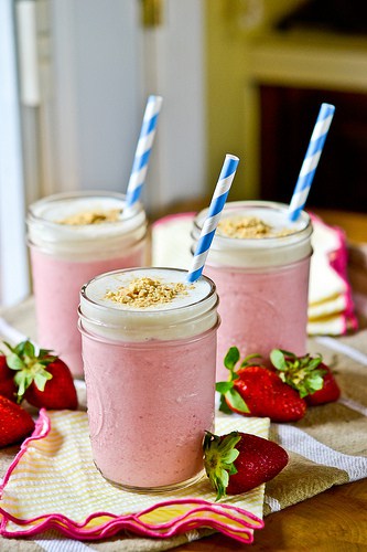100 Frozen Drinks: Strawberry Cheesecake Smoothies