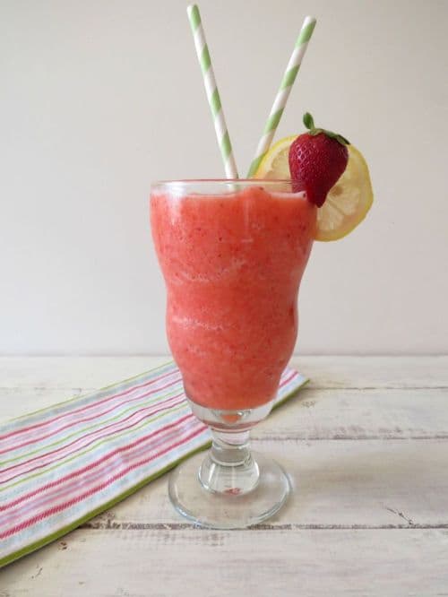 100 Frozen Drinks: Strawberry Lemonade Frappe