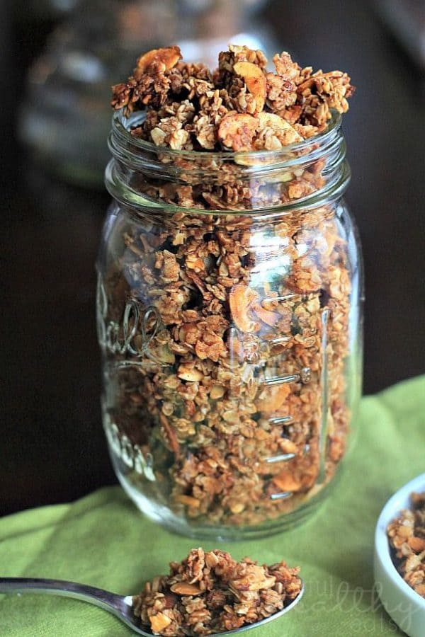 50 Very Vanilla Recipes: Homemade Almond Vanilla Granola