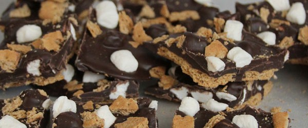 Smores Chocolate Bark Candy-Chocolate, marshmallows and graham crackers, how can you go wrong?