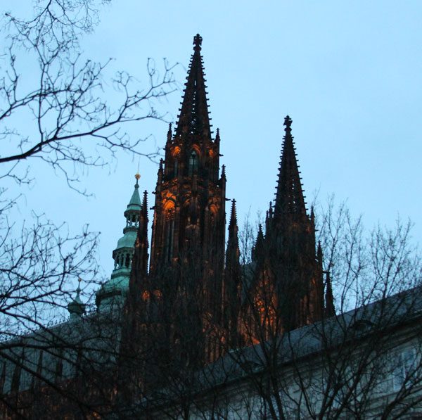 Prague-Castle-dusk-lighted-06a