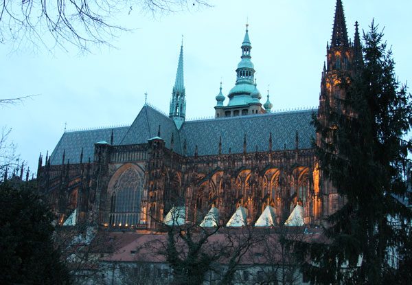 Prague-Castle-dusk-lighted-08a