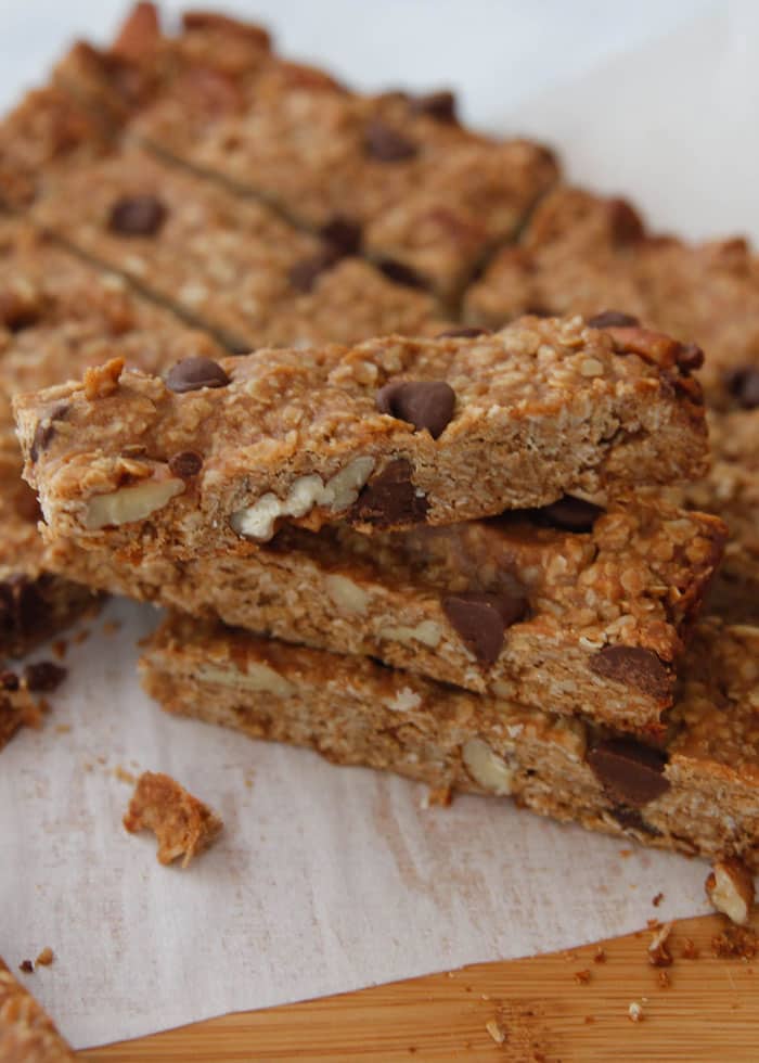 Peanut Butter Chocolate Chip Granola Bars-just a few ingredients in these simple to make bars will give you the energy to get through the day!