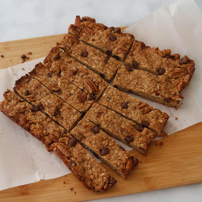 Peanut Butter Chocolate Chip Granola Bars