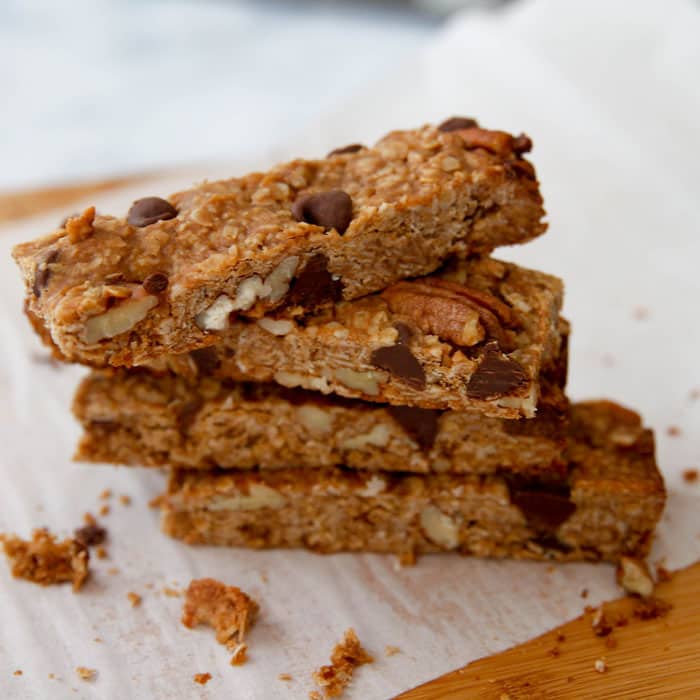 Peanut Butter Chocolate Chip Granola Bars-just a few ingredients in these simple to make bars will give you the energy to get through the day! 