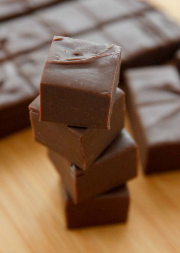 3 Minute Fudge by chocolatechocolateandmore.com