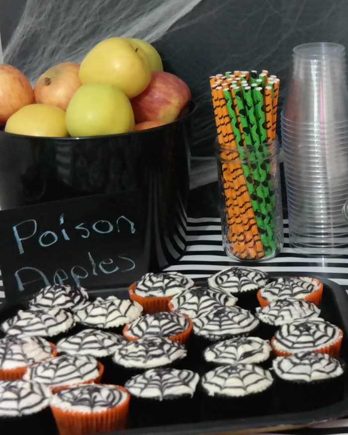 Chocolate-Coke-Float-Punch-table setting ideas