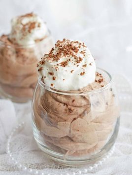 his Individual Whipped Chocolate Cheesecake Recipe is quick, easy and super delicious! An indulgent dessert that is perfect for your sweetheart on Valentine's Day!