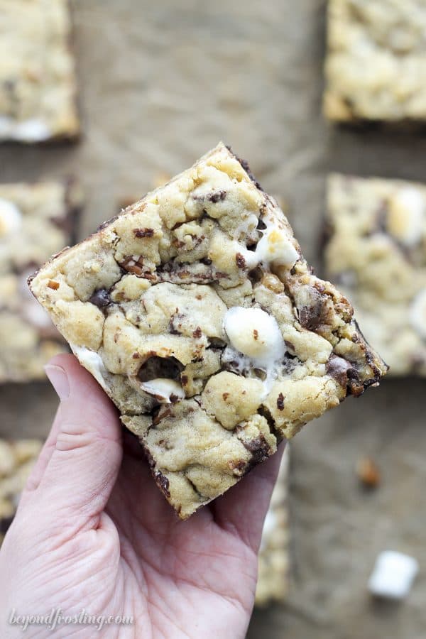 Ooey Gooey Mississippi Mud Brookies. These layers bars are filled with chocolate chips, pecan and mini marshmallows. You have to decided which layer you like better, the gooey chocolate brownie or the chewy chocolate chip cookie.