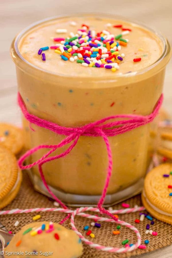 Funfetti Golden Oreo Butter is such a fun treat! Perfect for gift-giving, too!