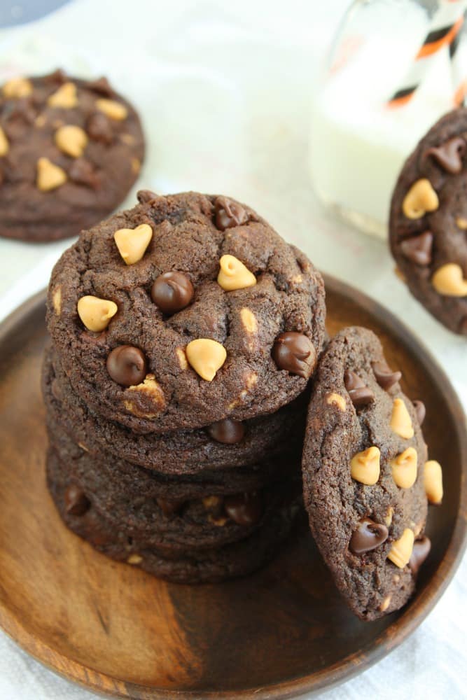 Craving chocolate chip cookies? Try these soft and chewy peanut butter chocolate chip cookies! They come together in less than 30 minutes! 