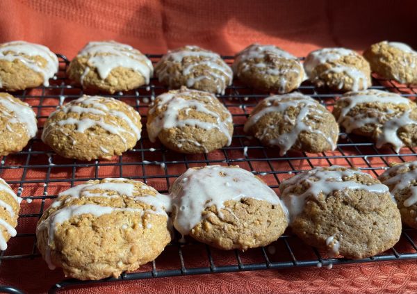 Pumpkin Spice Oatmeal Cookies All the Pumpkin Spice Oatmeal Cookies cooling on the cooling rack